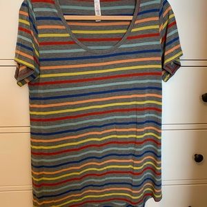 Lularoe t-shirt